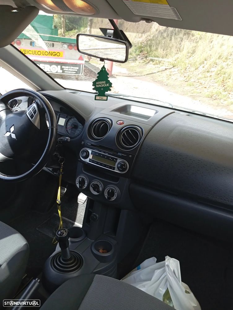 Mitsubishi Colt - 1