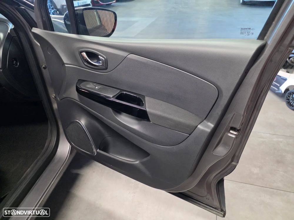 Renault Captur 1.5 dCi Exclusive - 17