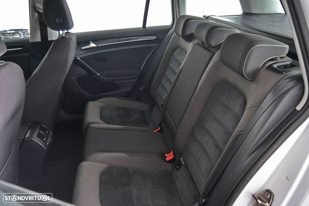 VW Golf Variant 1.6 TDi Highline DSG - 20