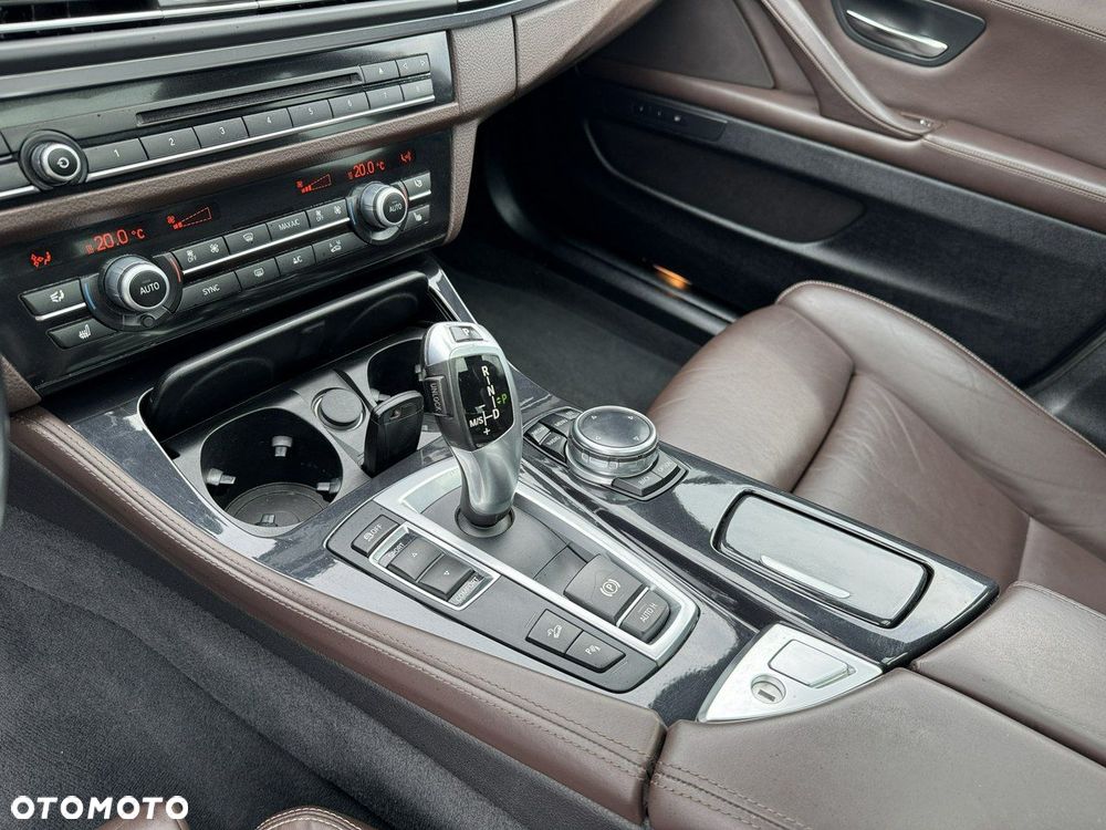 BMW Seria 5 520d Luxury Line sport - 22