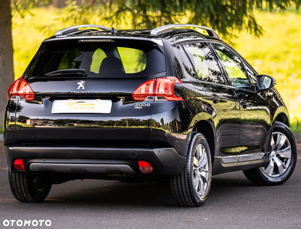 Peugeot 2008 1.2 Pure Tech Allure S&S - 5