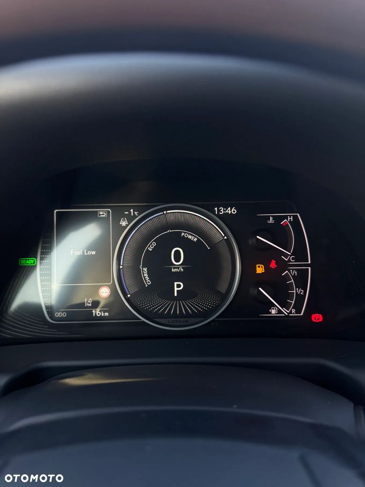 Lexus ES 300h Omotenashi - 12