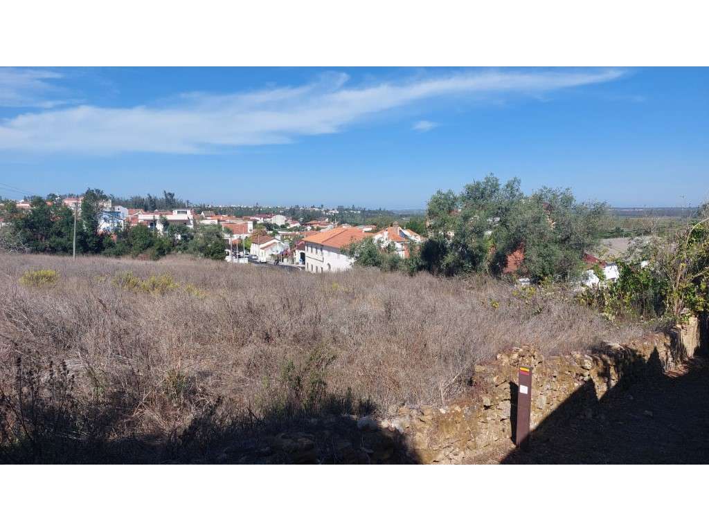 Terreno na vila de Monte Real para construção - Grande imagem: 2/7