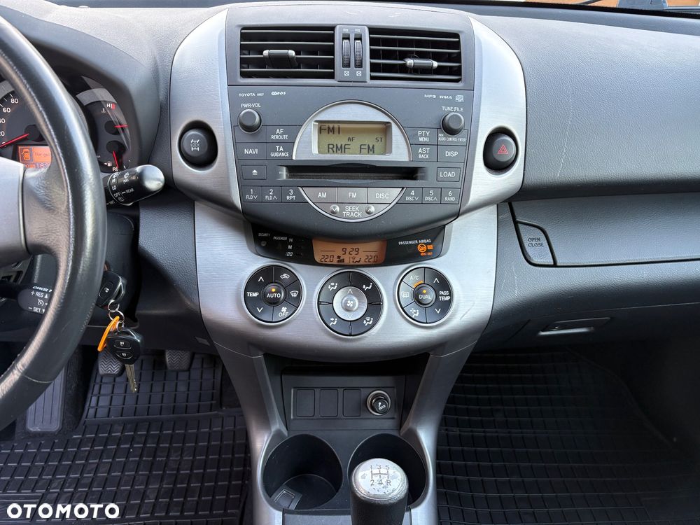 Toyota RAV4 - 25
