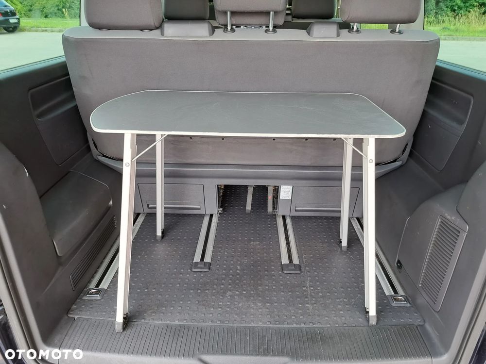 Volkswagen Multivan - 30