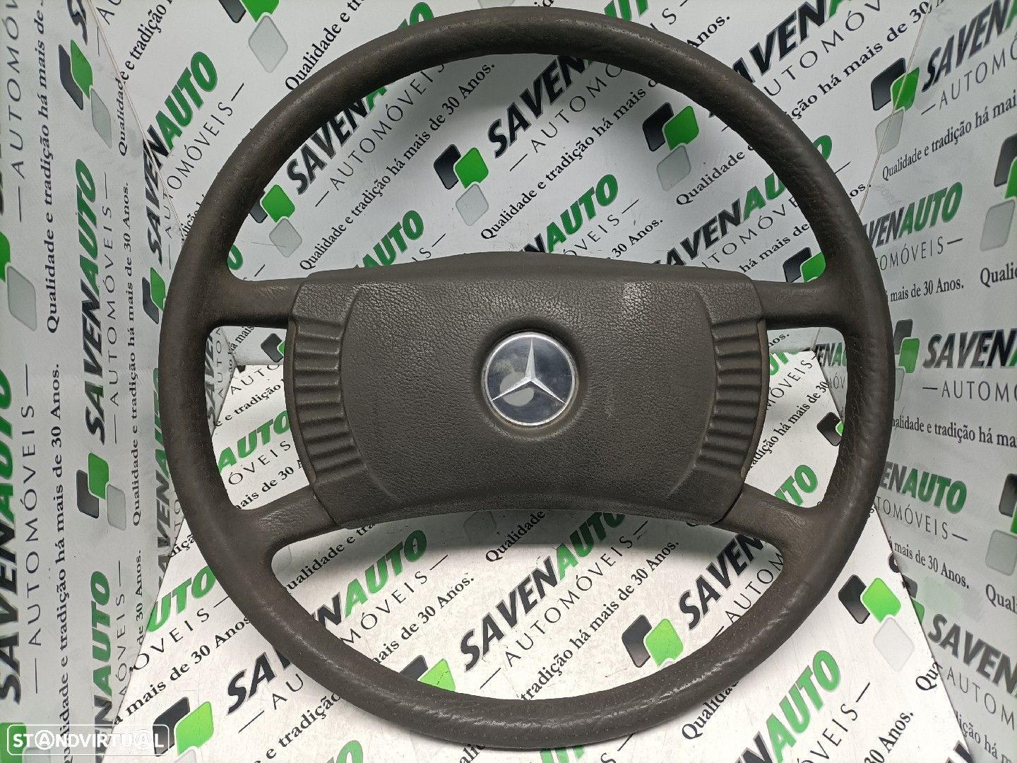 Volante Mercedes-Benz /8 (W115) - 1