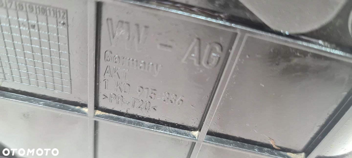 VW PASSAT B6 CC PODSTAWA AKUMULATORA OBUDOWA - 2