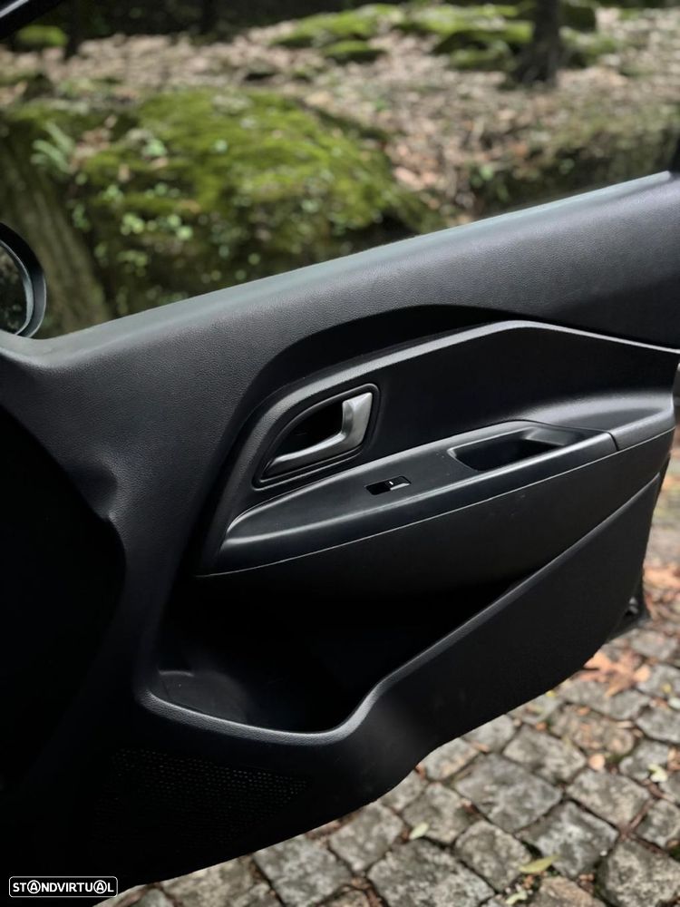 Kia Rio 1.1 CRDi LX ISG - 22