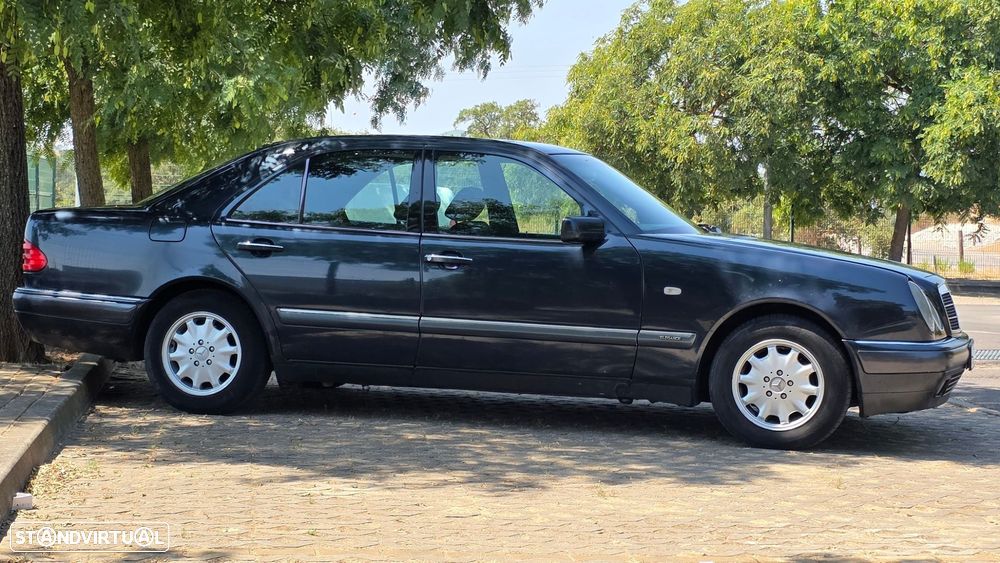 Mercedes-Benz E 300 D - 4