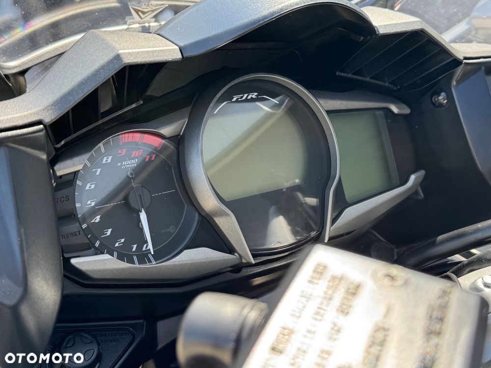 Yamaha FJR - 40
