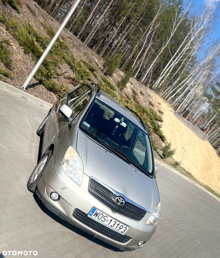 Toyota Corolla Verso 2.0 D-4D - 9