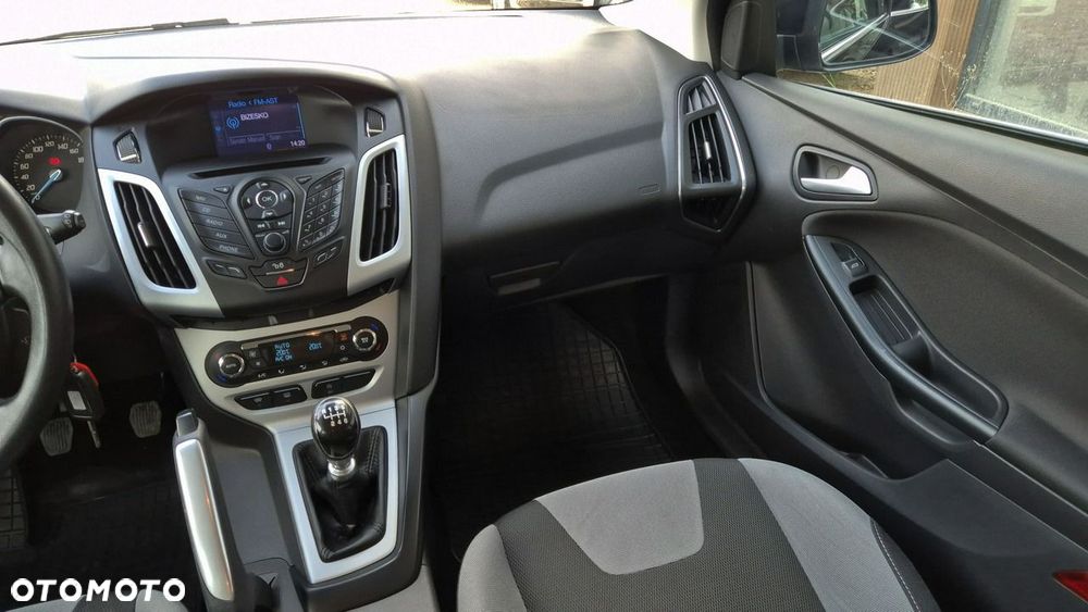 Ford Focus 1.6 EcoBoost Titanium - 24