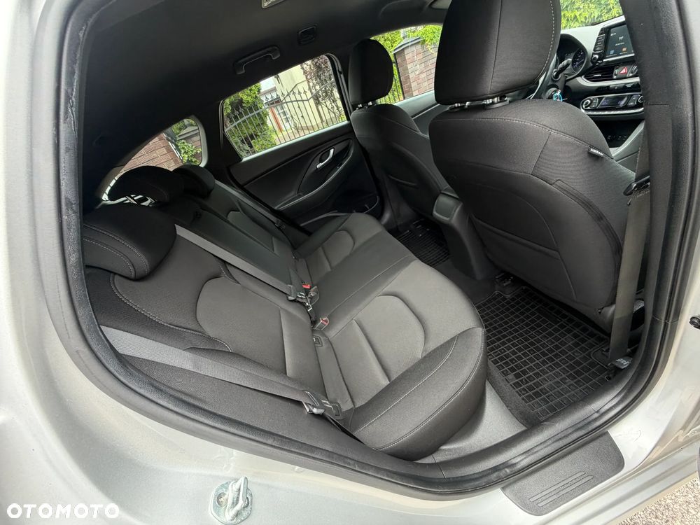 Hyundai i30 1.6 D Comfort DCT - 35