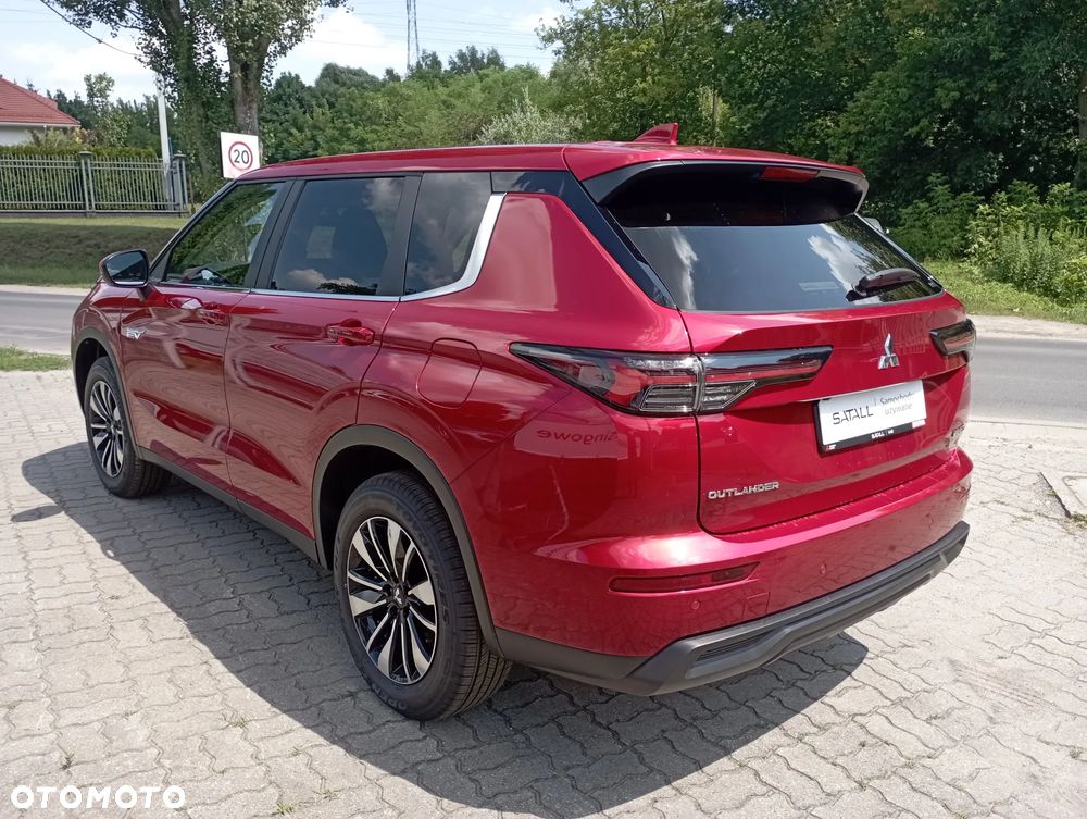 Mitsubishi Outlander Invite - 21
