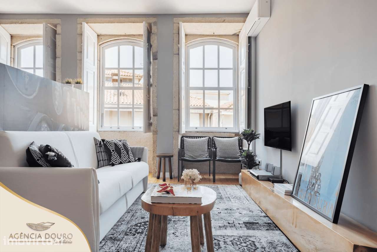 Apartamento T0 mobilado no centro histórico do Porto - Grande imagem: 2/12