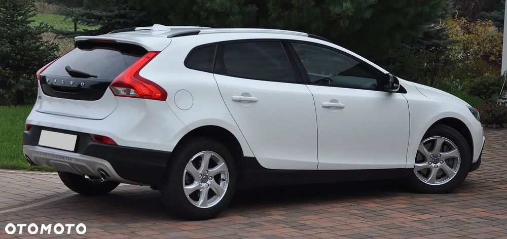 Volvo V40 Cross Country - 18