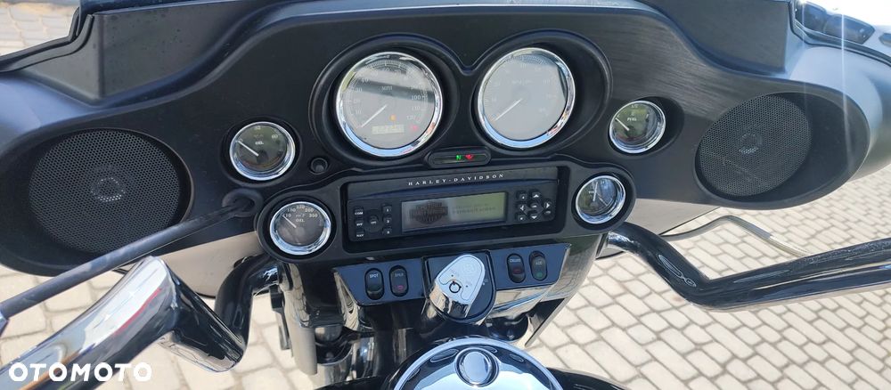 Harley-Davidson Touring Street Glide - 10
