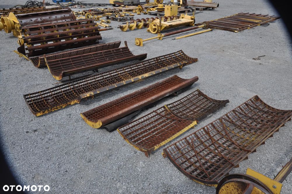 WAŁ PÓŁOŚ KOŁO PASOWE NEW HOLLAND TF 78 TX66 - 27