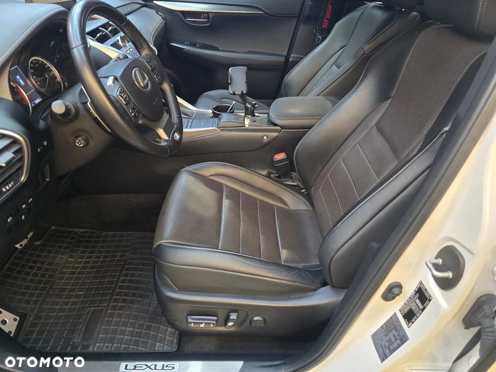 Lexus NX 300 F Sport AWD - 9