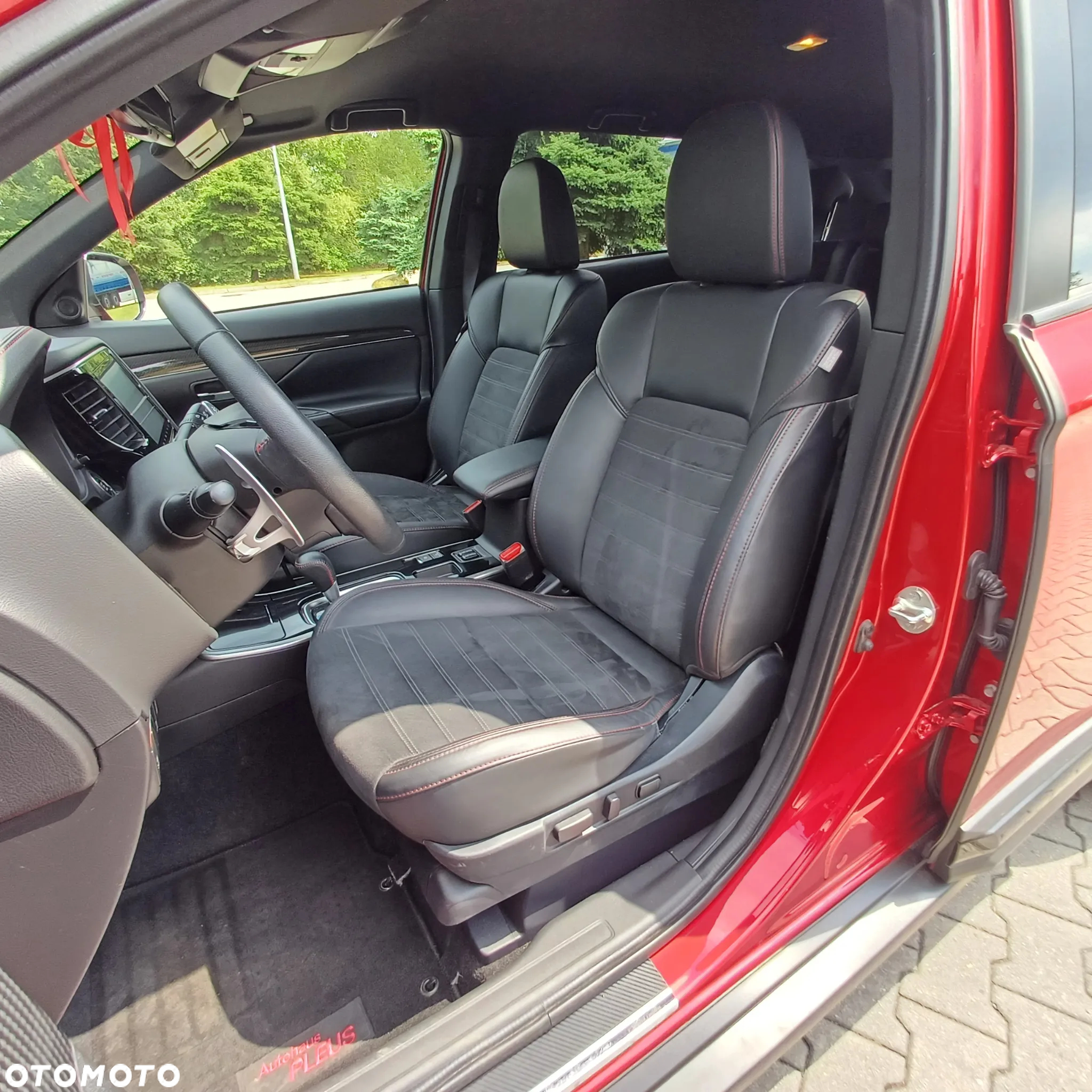Mitsubishi Outlander - 23