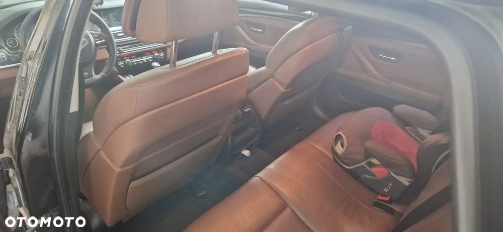 BMW Seria 5 525d - 7
