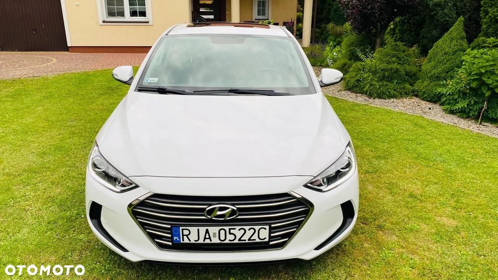 Hyundai Elantra - 7