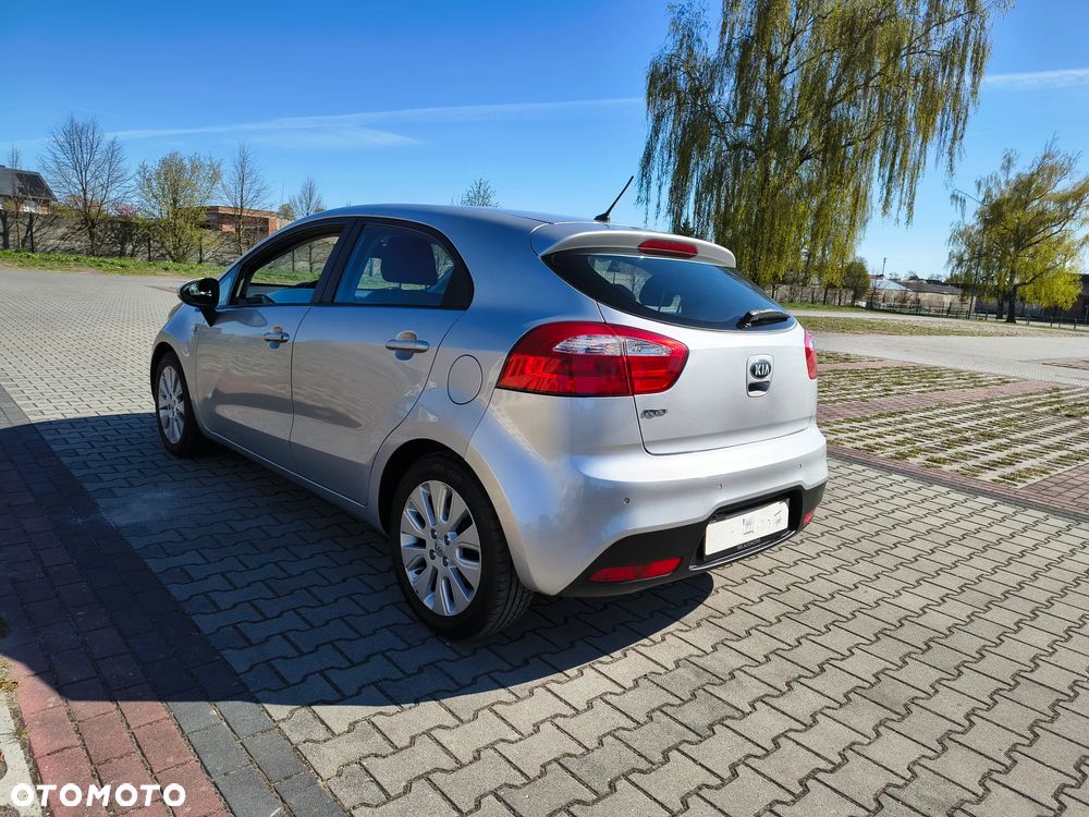 Kia Rio 1.2 Dream Team Edition - 10