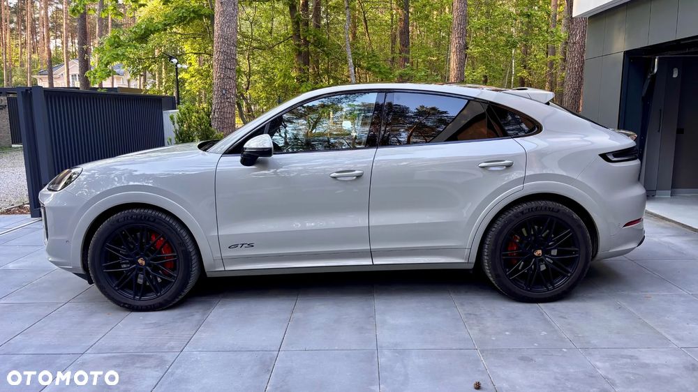 Porsche Cayenne - 1
