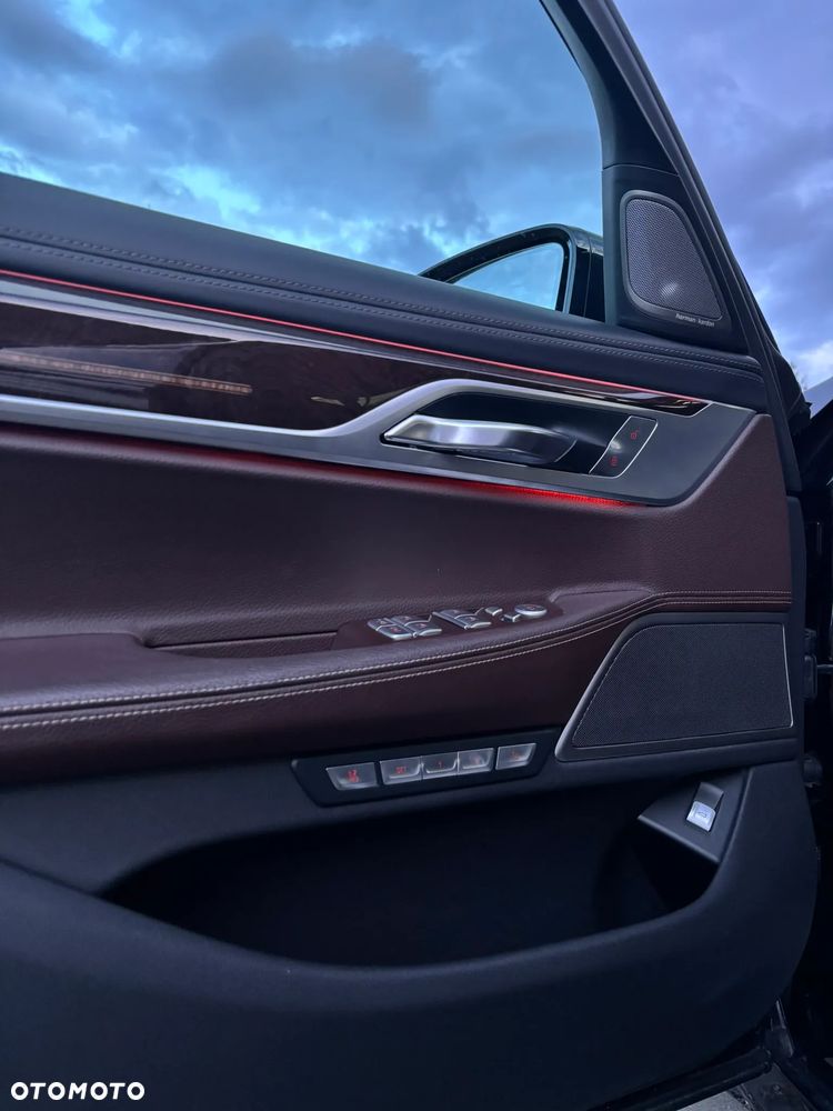 BMW Seria 7 730d xDrive - 9