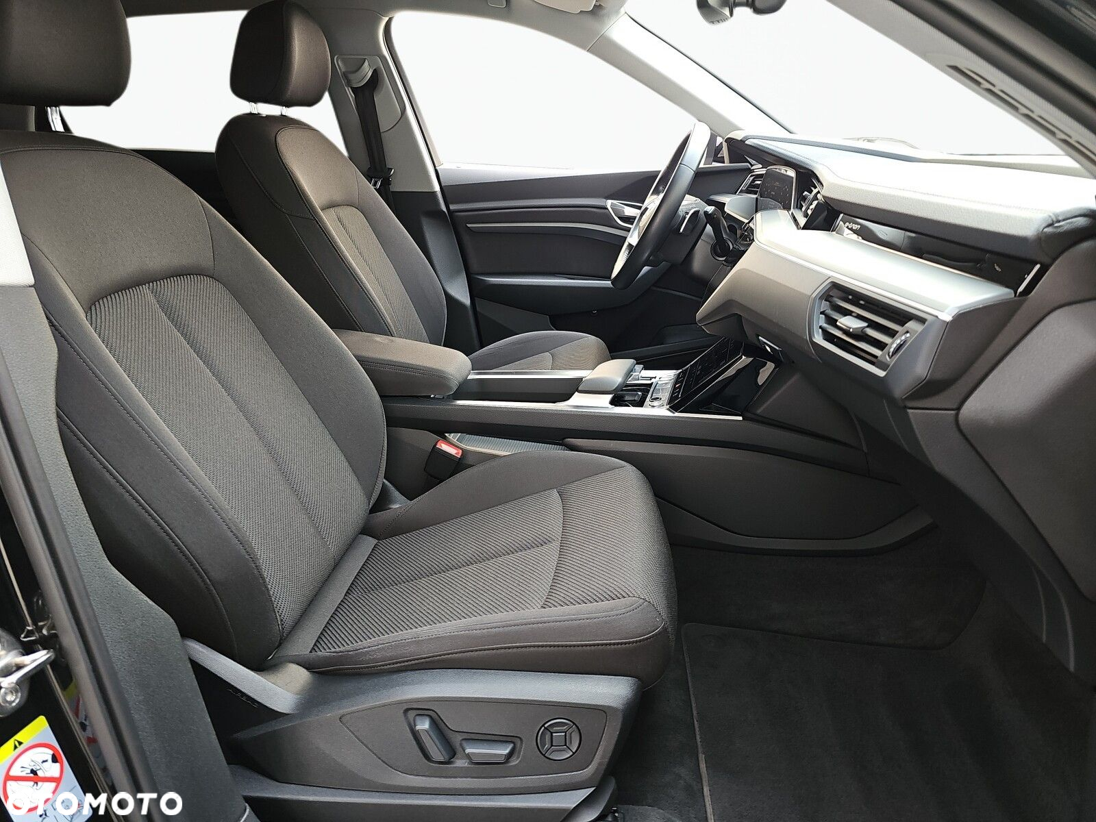 Audi e-tron - 15