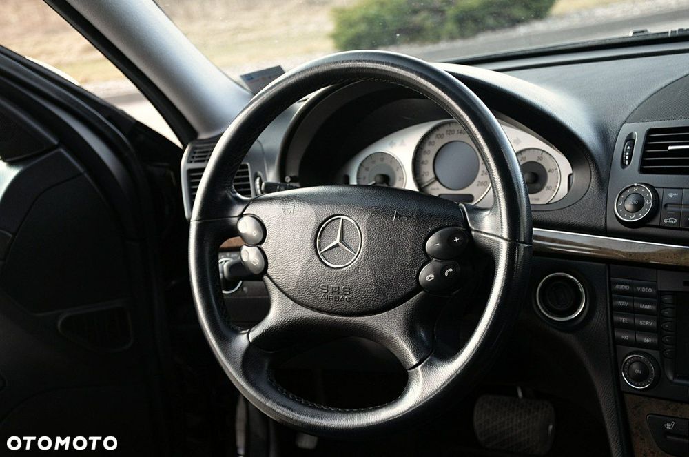 Mercedes-Benz Klasa E - 17