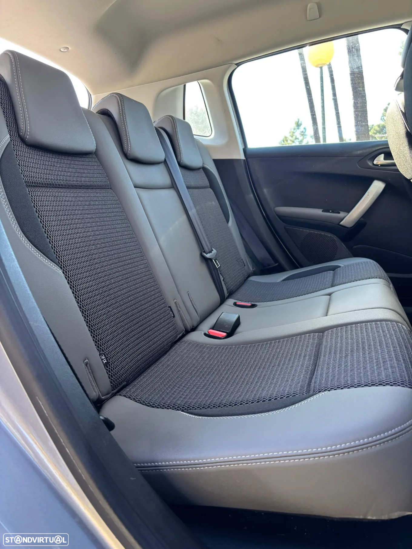 Peugeot 2008 1.2 PureTech Allure EAT6 - 11
