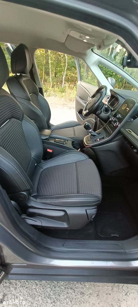 Renault Grand Scenic - 19