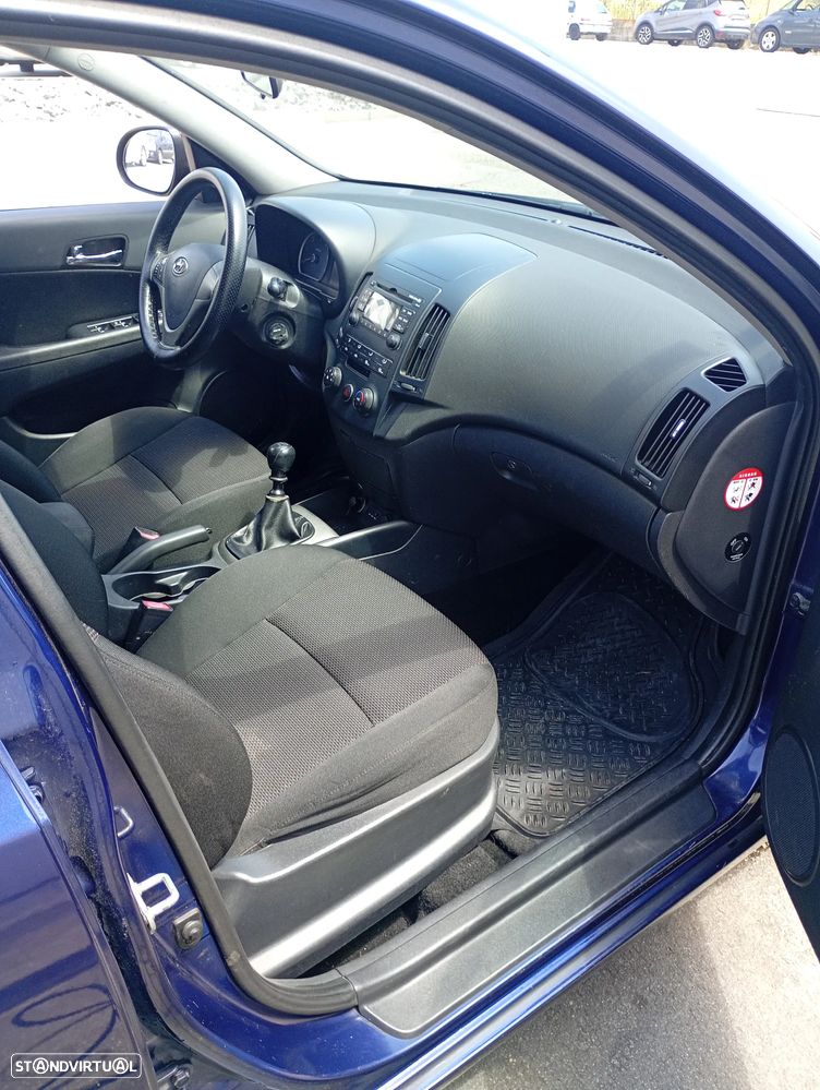 Hyundai i30 1.6 CRDI Classic CPF - 2