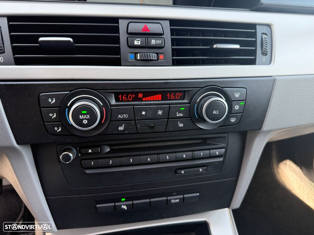 BMW 320 d DPF Blue Performance Edition Lifestyle - 23