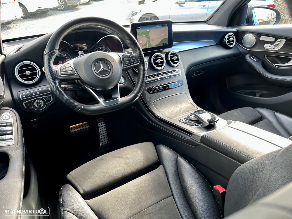 Mercedes-Benz GLC 300 e Coupe 4Matic 9G-TRONIC AMG Line - 52