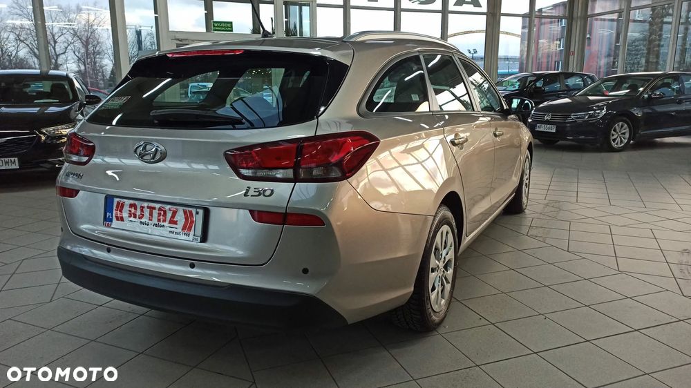 Hyundai i30 1.5 DPI Classic + - 8