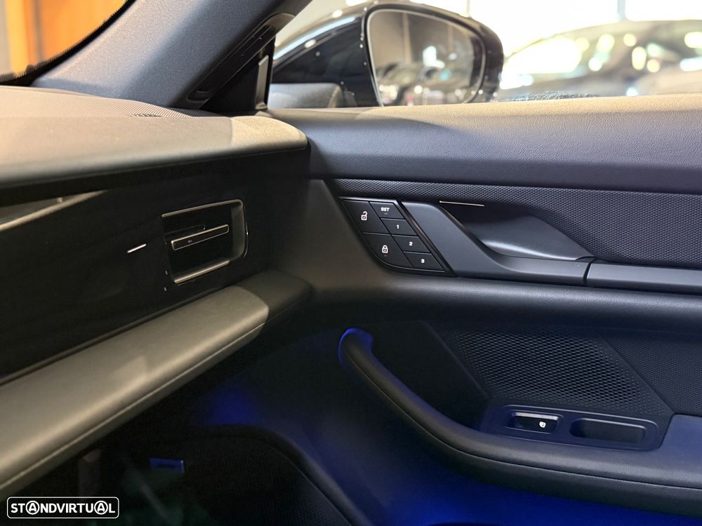 Porsche Taycan Standard - 25