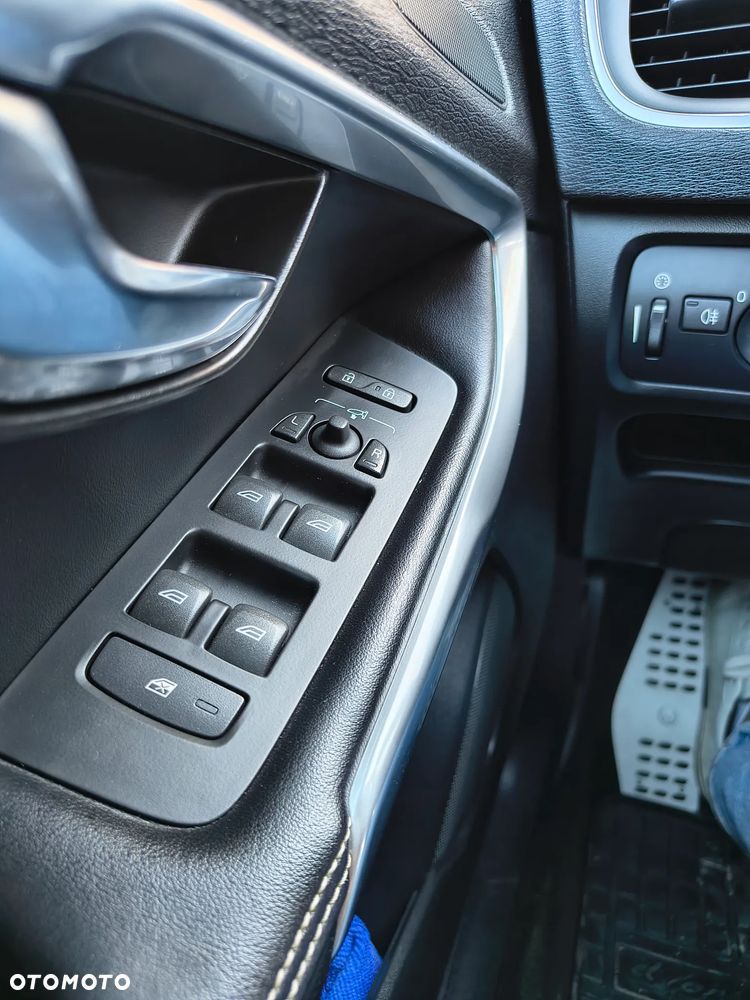 Volvo V40 T2 - 27