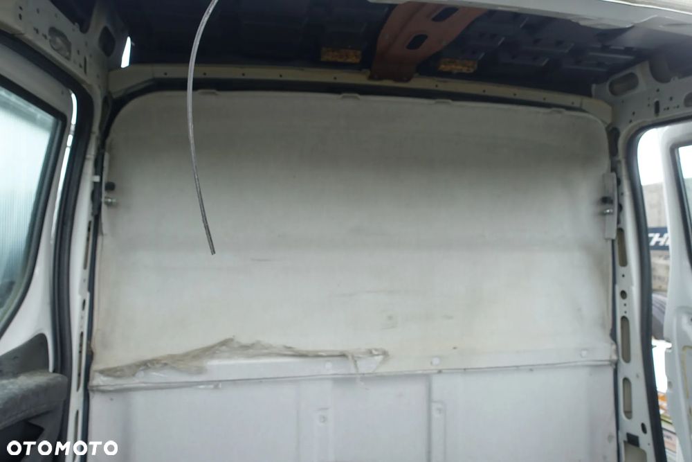TAPICERKA WYGŁUSZENIE ŚCIANY GRODZIOWEJ GÓRNE IVECO DAILY IV 14r.- - 1