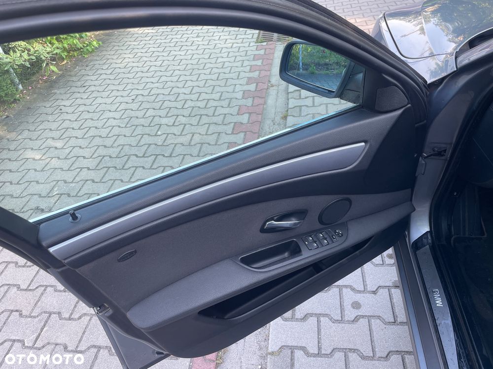 BMW Seria 5 520i - 11