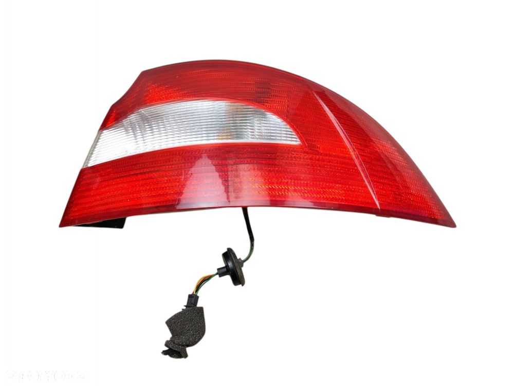 LAMPA PRAWY TYŁ SKODA SUPERB II (2008-2013) 2.0 TDI 140KM 3T5945096 - 4