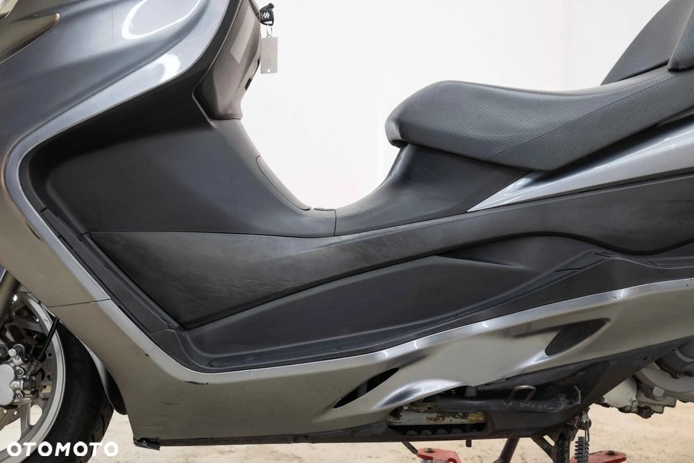 Suzuki Burgman - 13