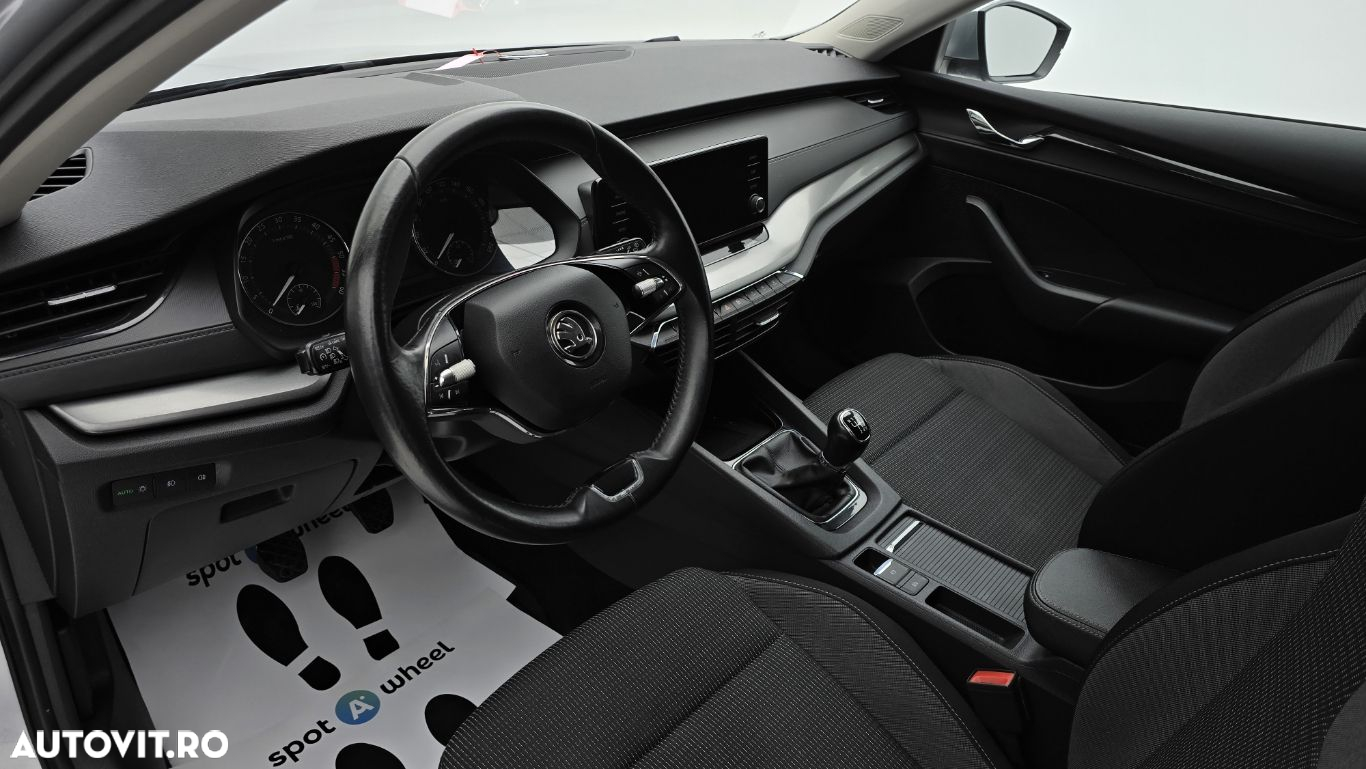 Skoda Octavia Combi 2.0 TDI Ambition - 13