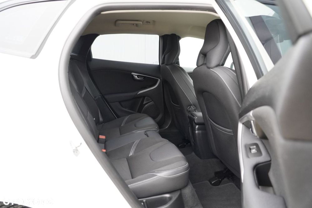 Volvo V40 T2 Geartronic Momentum - 8