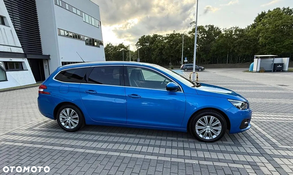 Peugeot 308 SW BlueHDi 130 Allure - 22