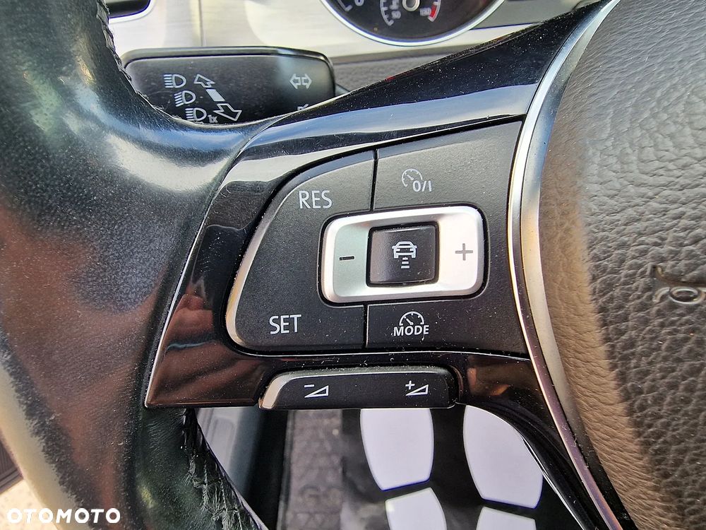 Volkswagen Golf VII 1.6 TDI BMT Comfortline - 19