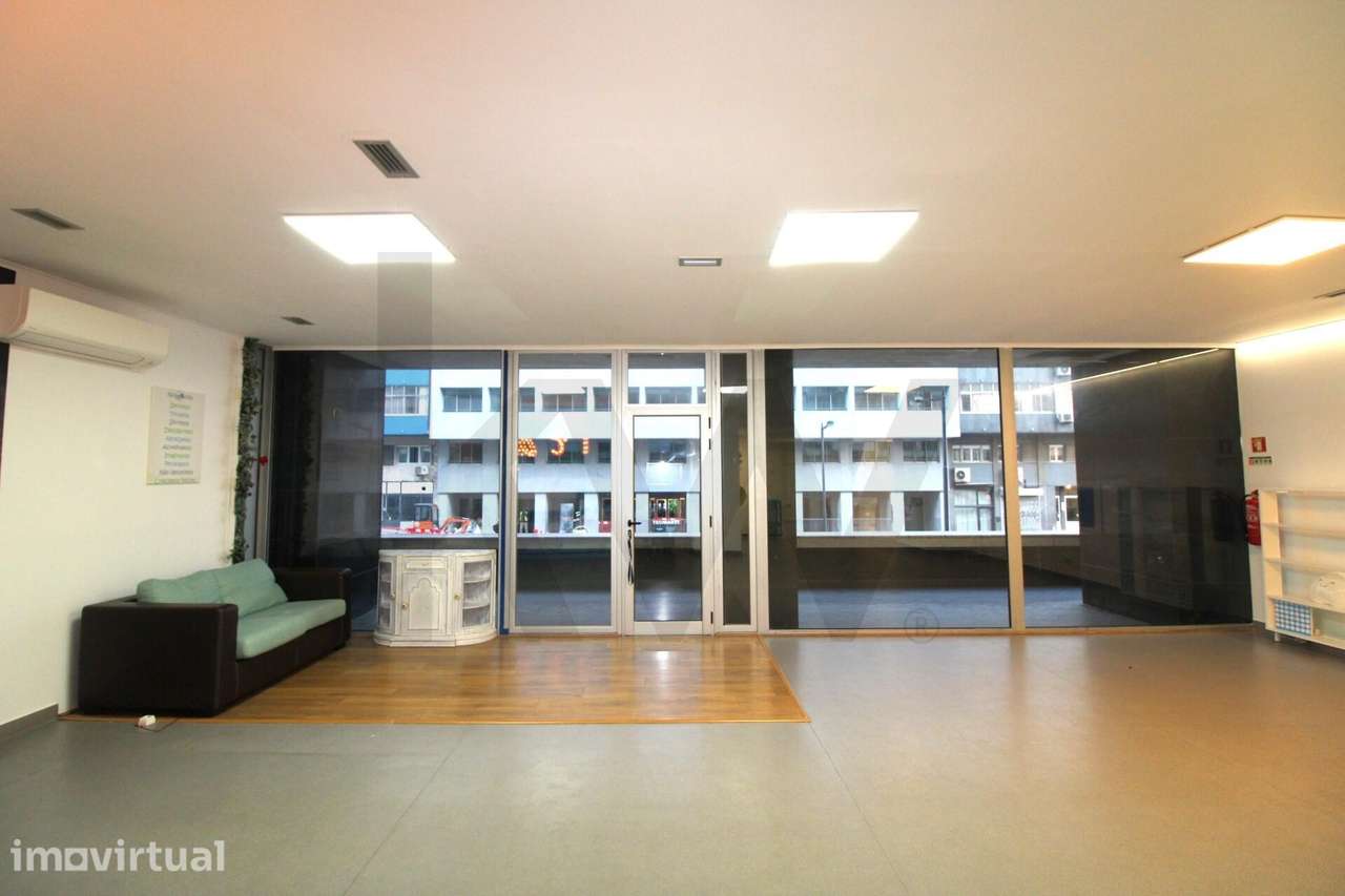 Espaço comercial na Infante Santo - Grande imagem: 2/18