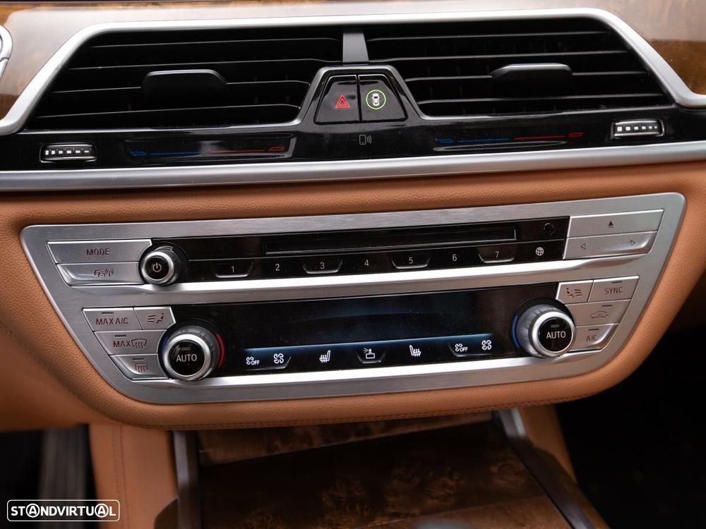BMW 740 - 21