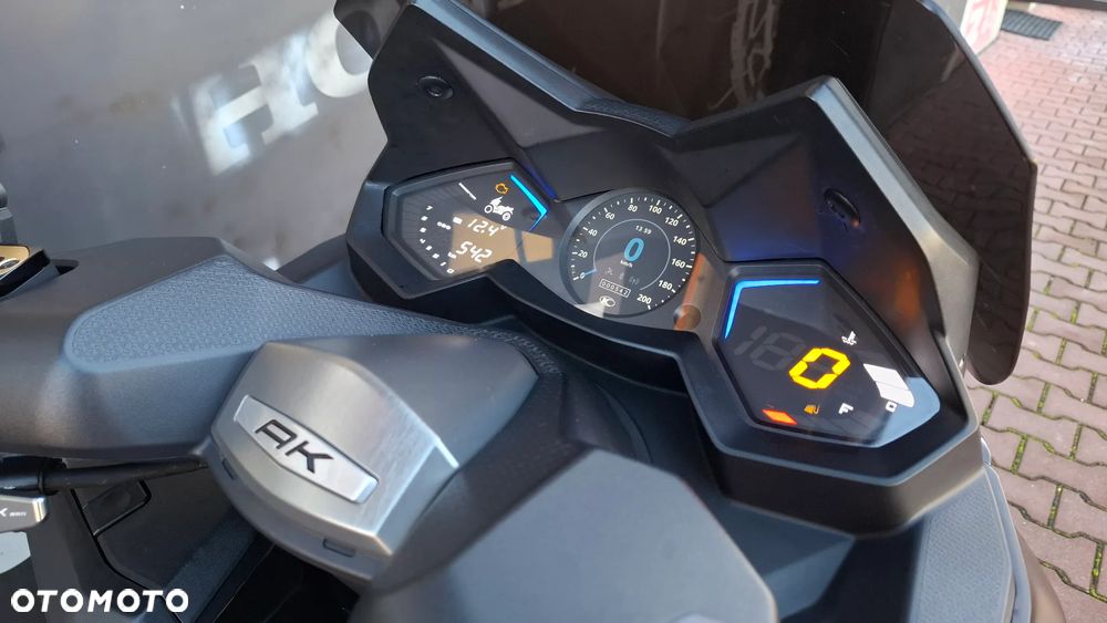 Kymco AK 550 - 16